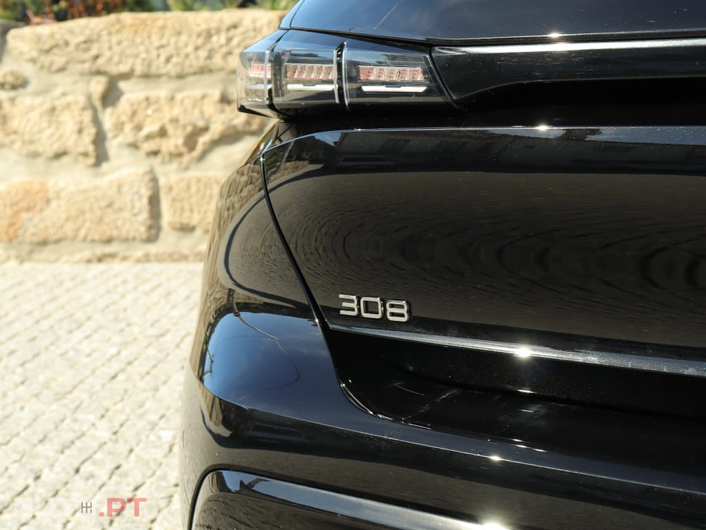 Peugeot 308 1.2 PureTech Allure EAT8