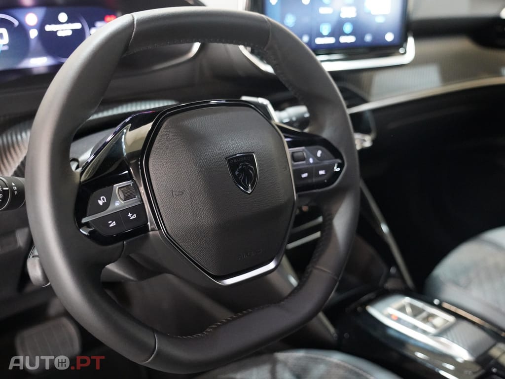 Peugeot 2008 1.2 PureTech Allure EAT8