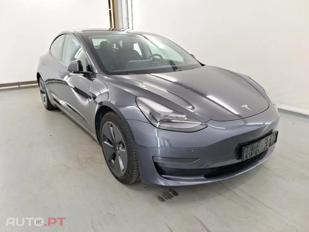 Tesla Model 3 Standard Range Plus RWD