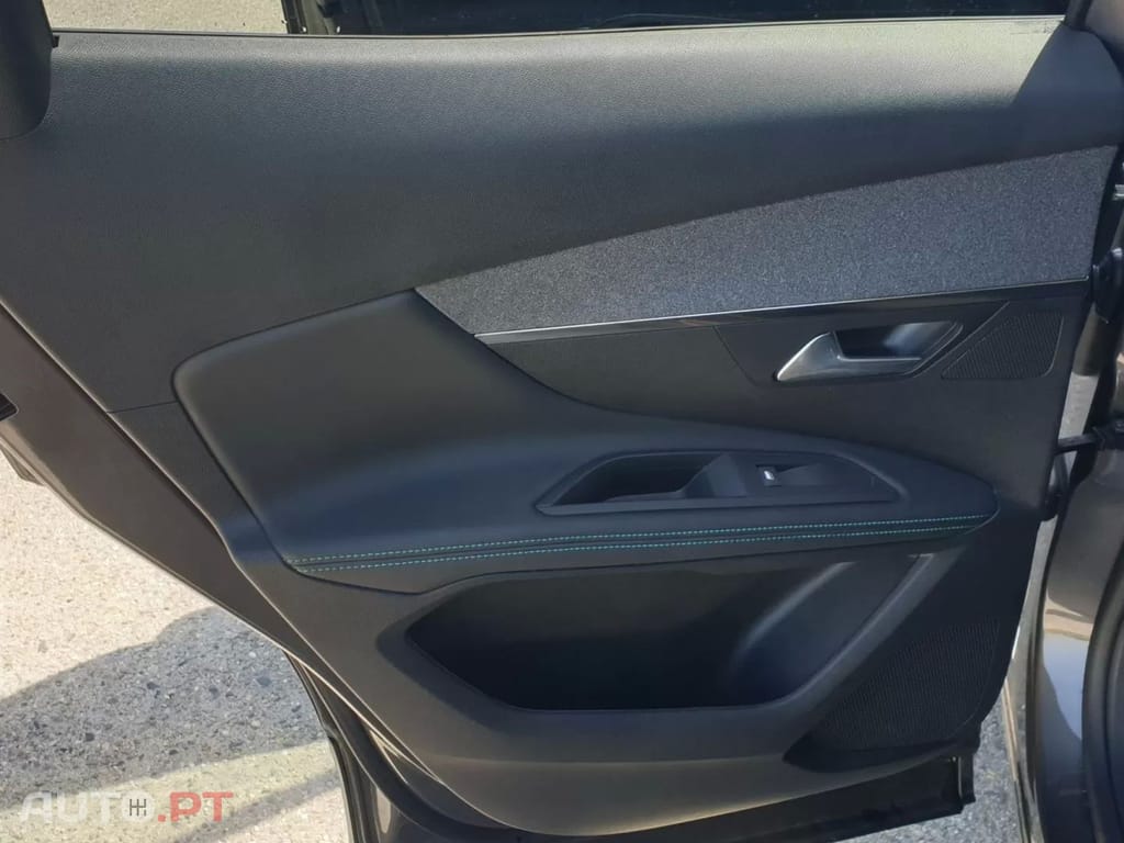 Peugeot 3008 1.6 Hybrid Allure Pack e-EAT8