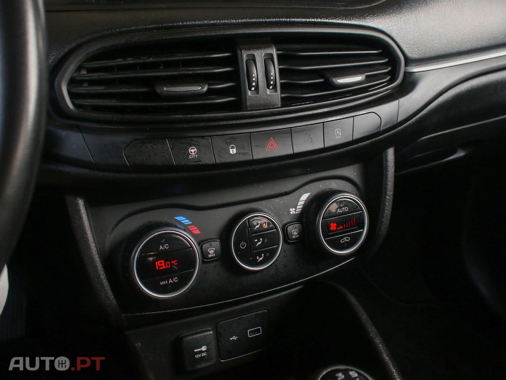 Fiat Tipo 1.3 M-Jet Lounge Tech