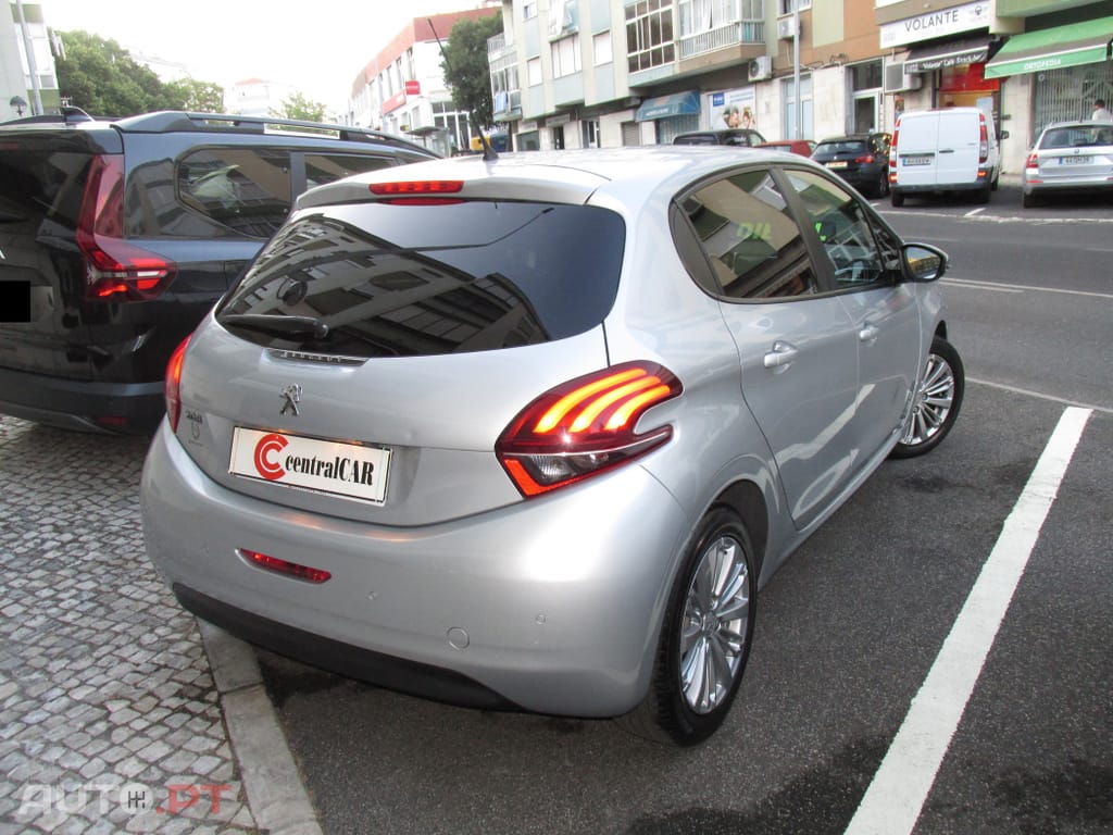 Peugeot 208 1.6 BlueHDi Style