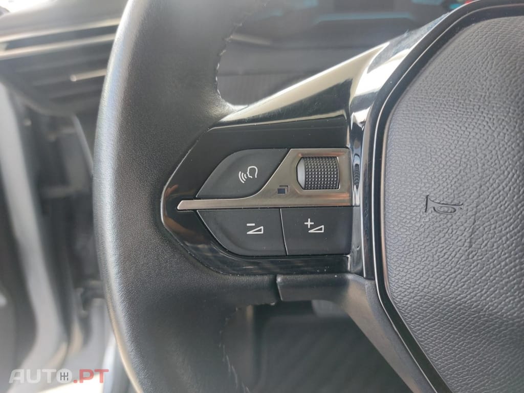 Peugeot E-208 50 kWh Active
