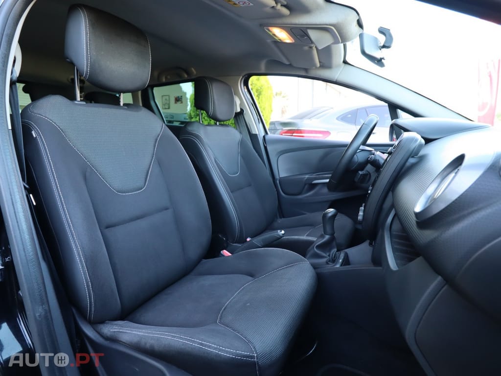 Renault Clio Sport Tourer 1.5 dCi Dynamique S — fotografia 10