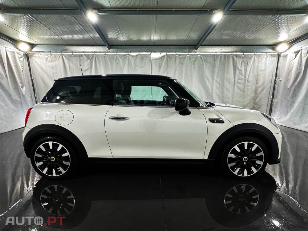 MINI Cooper Cooper SE Premium Classic