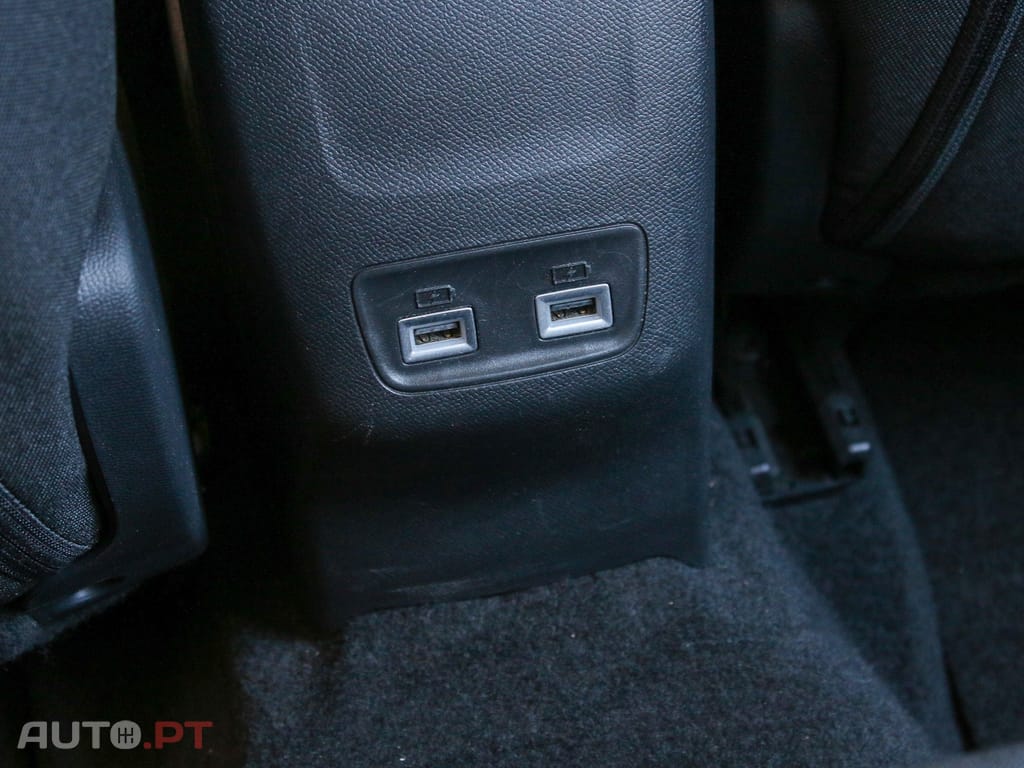 Peugeot E-208 50 kWh Active