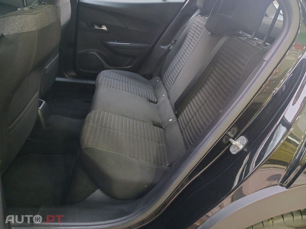 Peugeot 2008 1.2 PureTech Active Pack