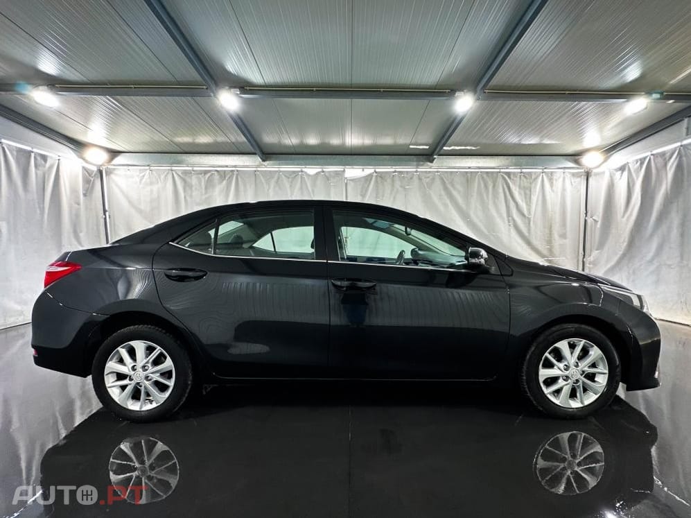 Toyota Corolla 1.4 D-4D Exclusive +Navi MM