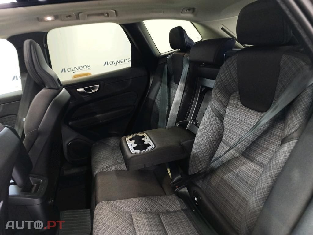 Volvo XC60 2.0 T6 PHEV Core AWD