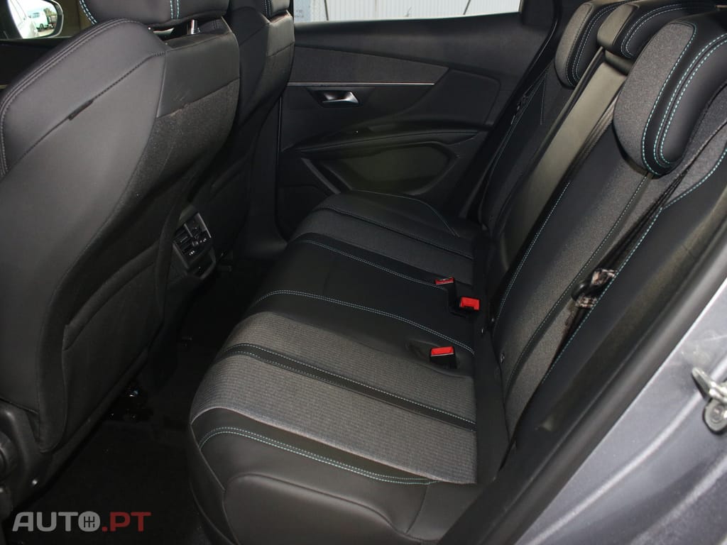 Peugeot 3008 1.6 Hybrid Allure Pack e-EAT8