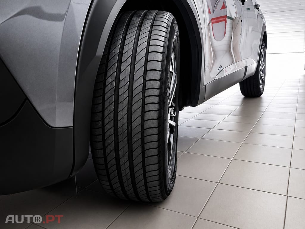 Peugeot 2008 1.2 PureTech Allure EAT8