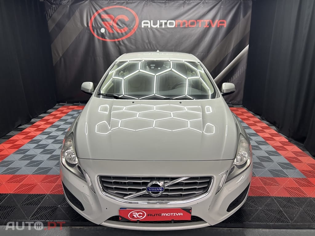 Volvo S60 2.0 D3 Momentum Geartronic