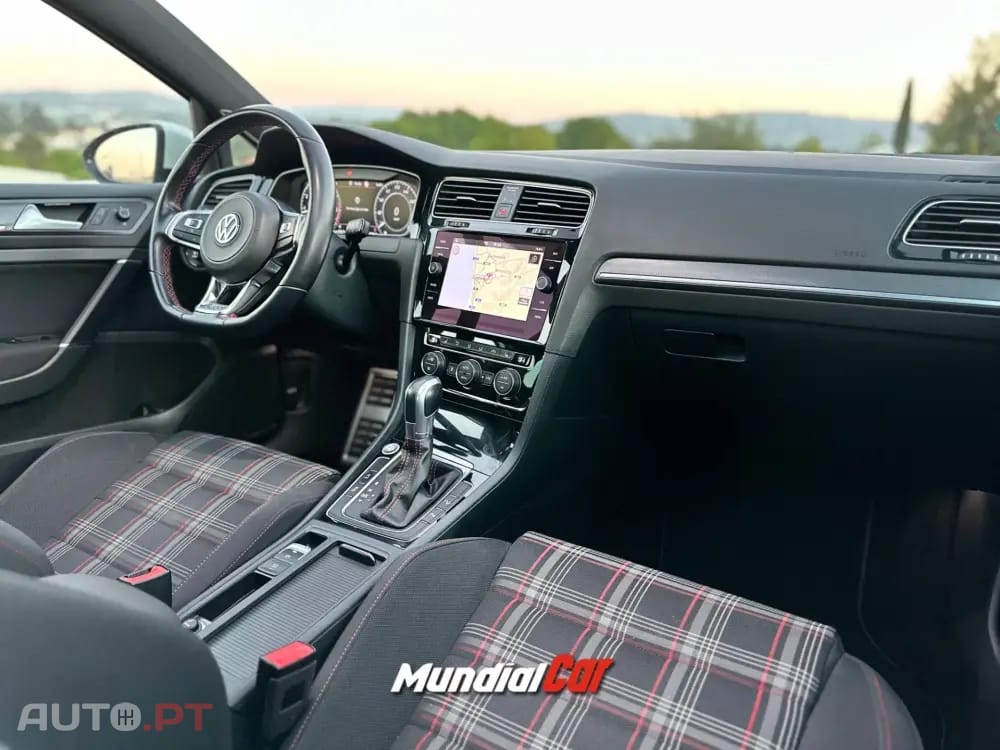 Volkswagen Golf 2.0 TSI GTI DSG Performance