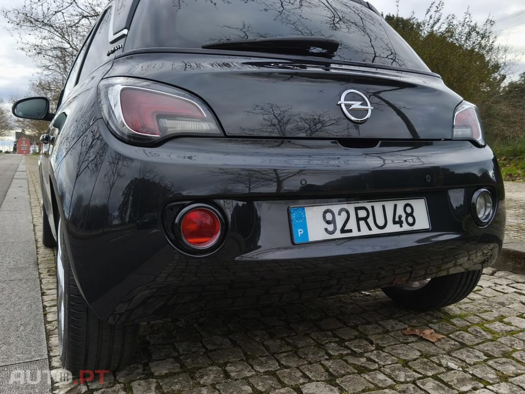 Opel Adam 1.0 T Black Jack