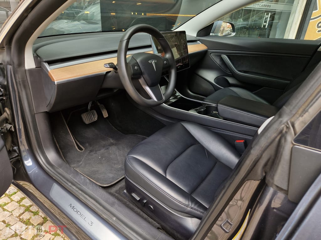 Tesla Model 3 Long-Range Dual Motor AWD