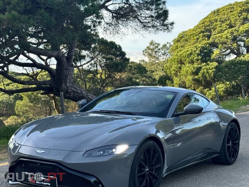 Aston Martin Vantage Coupé V8
