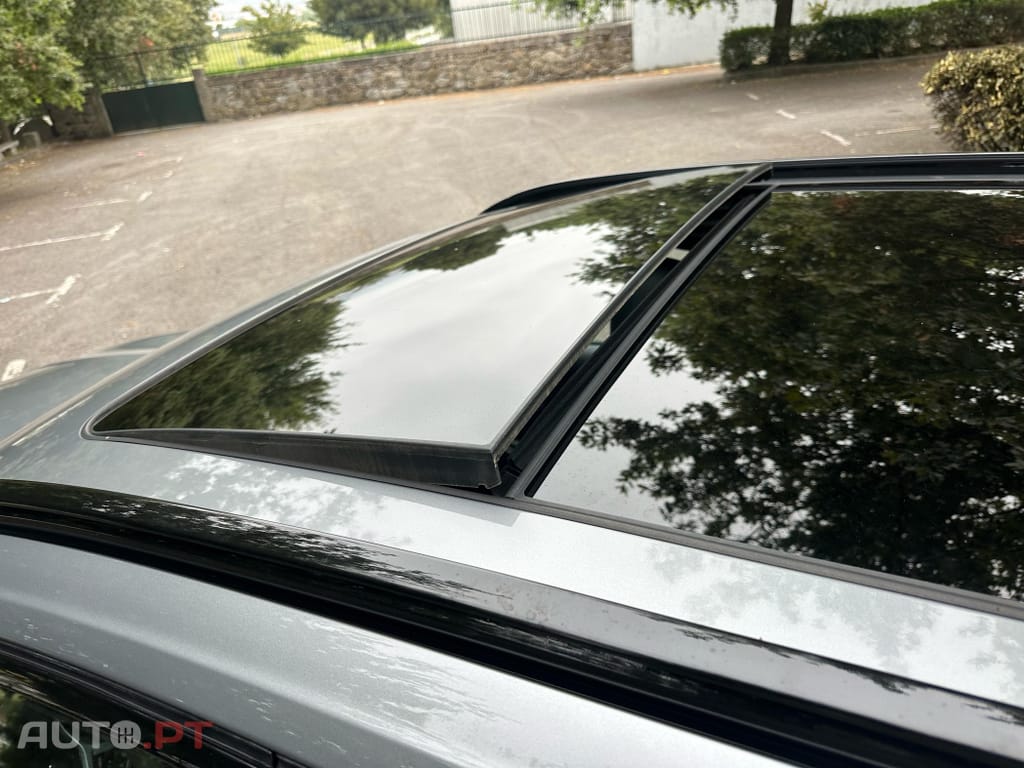 BMW 330 e Touring Pack Desportivo M Auto