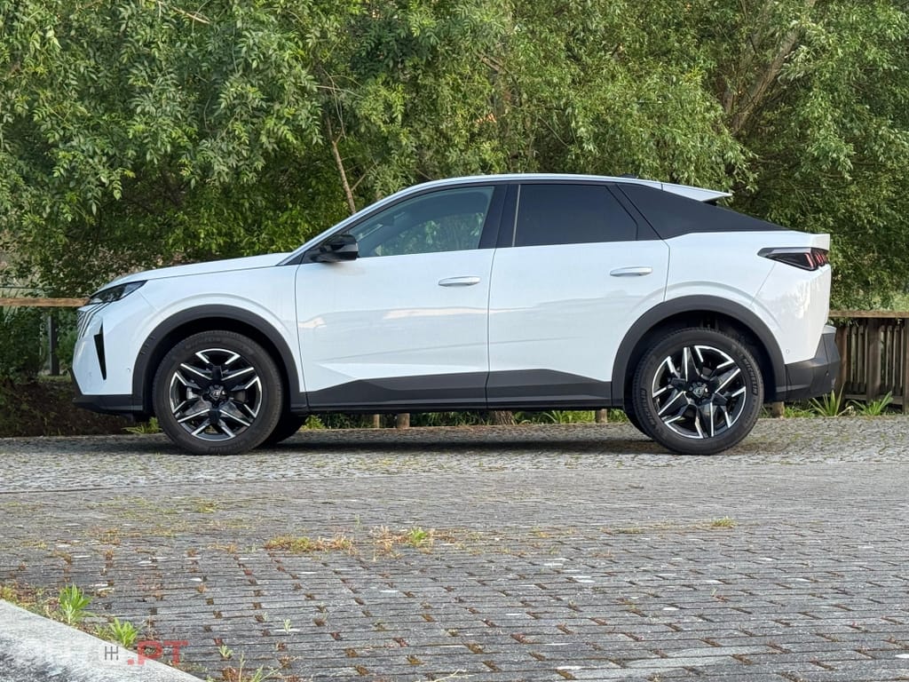 Peugeot 3008 1.2 Hybrid Allure e-DCS6