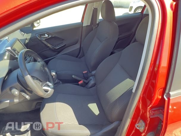 Peugeot 208 82 PureTech Style