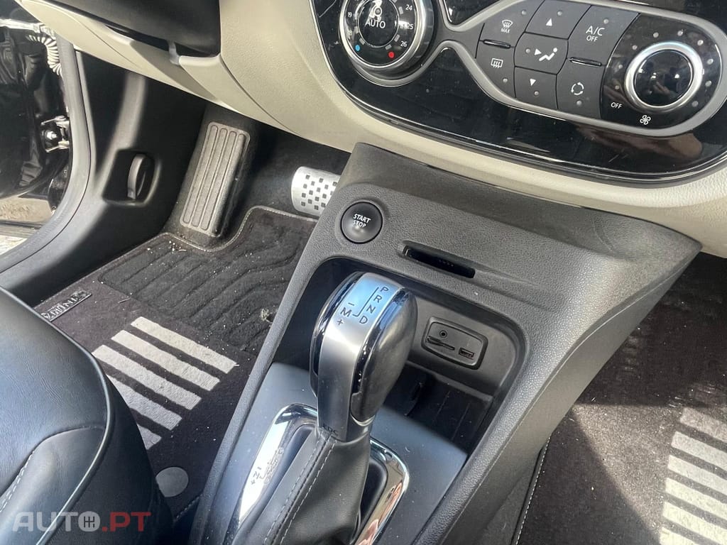 Renault Captur 1.5 dCi Energy Initial Paris