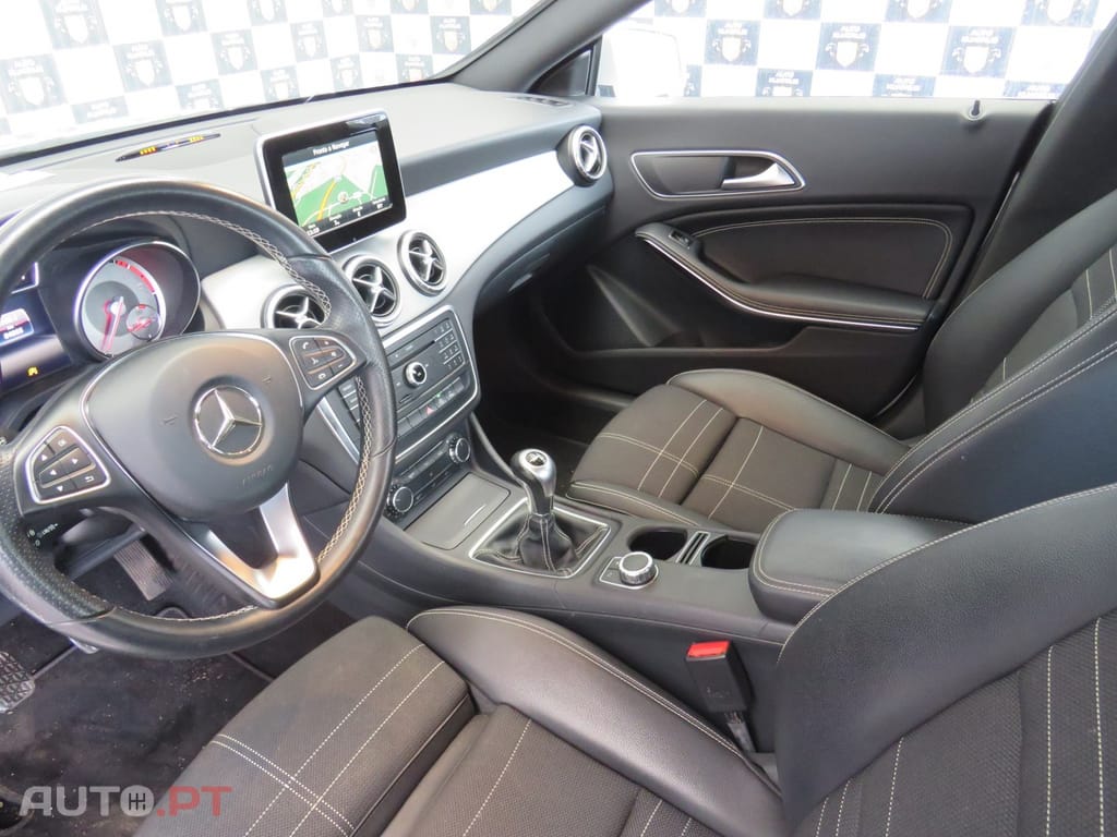 Mercedes-Benz CLA 180 180 D
