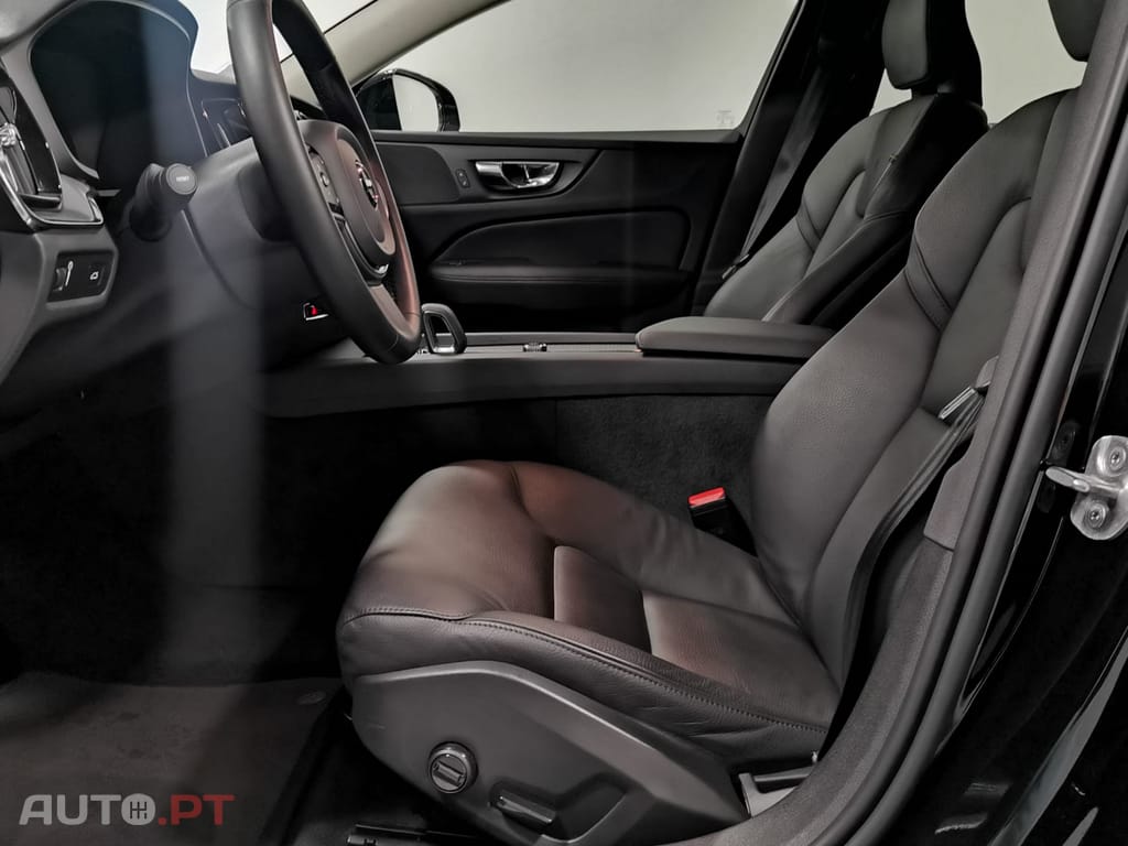 Volvo V60 2.0 B4 Plus Dark Auto