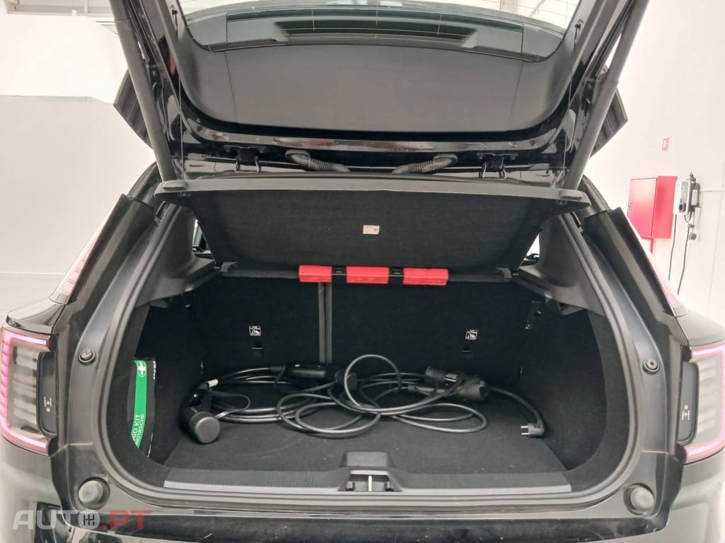 Volvo EX30 69 kWh Single Motor Extended Range Black Edition