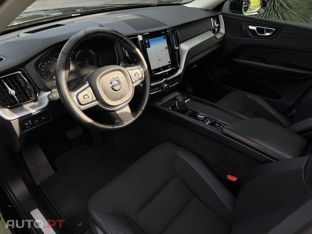 Volvo XC60 2.0 T8 PHEV Momentum Plus AWD