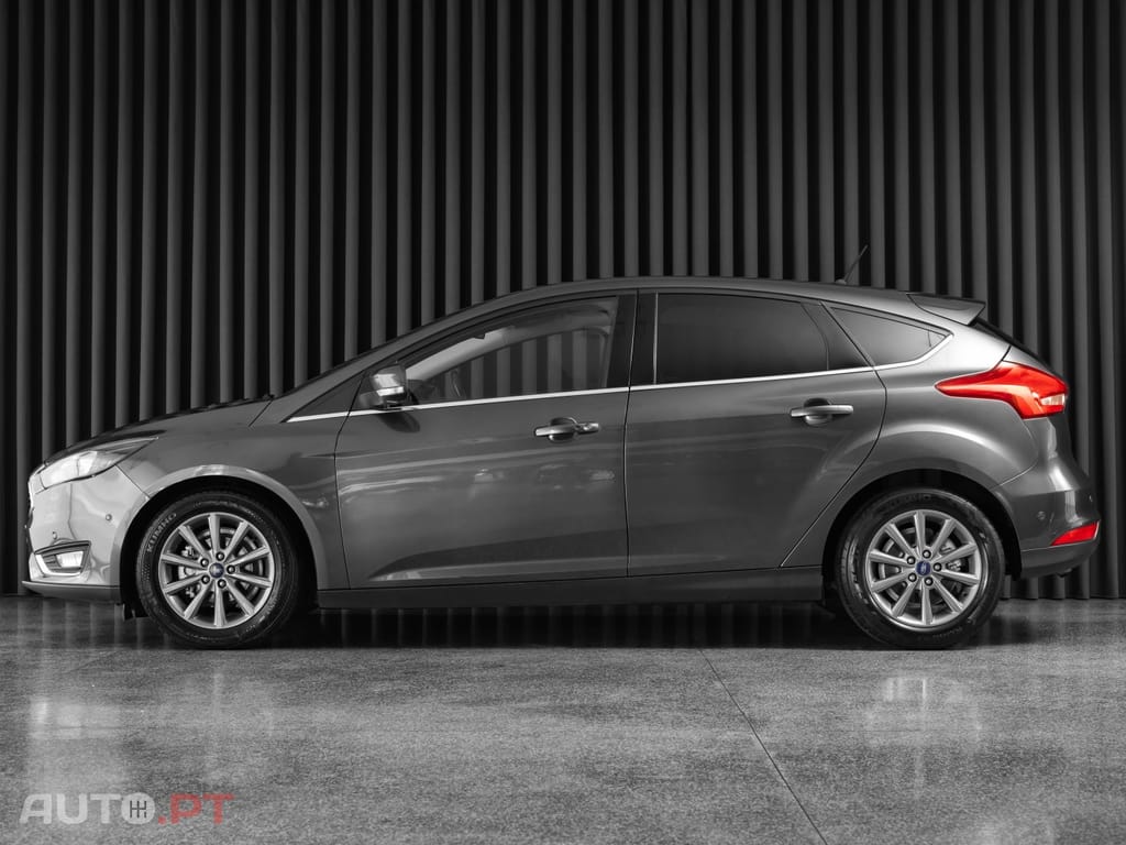 Ford Focus 1.0 EcoBoost S&S TITANIUM