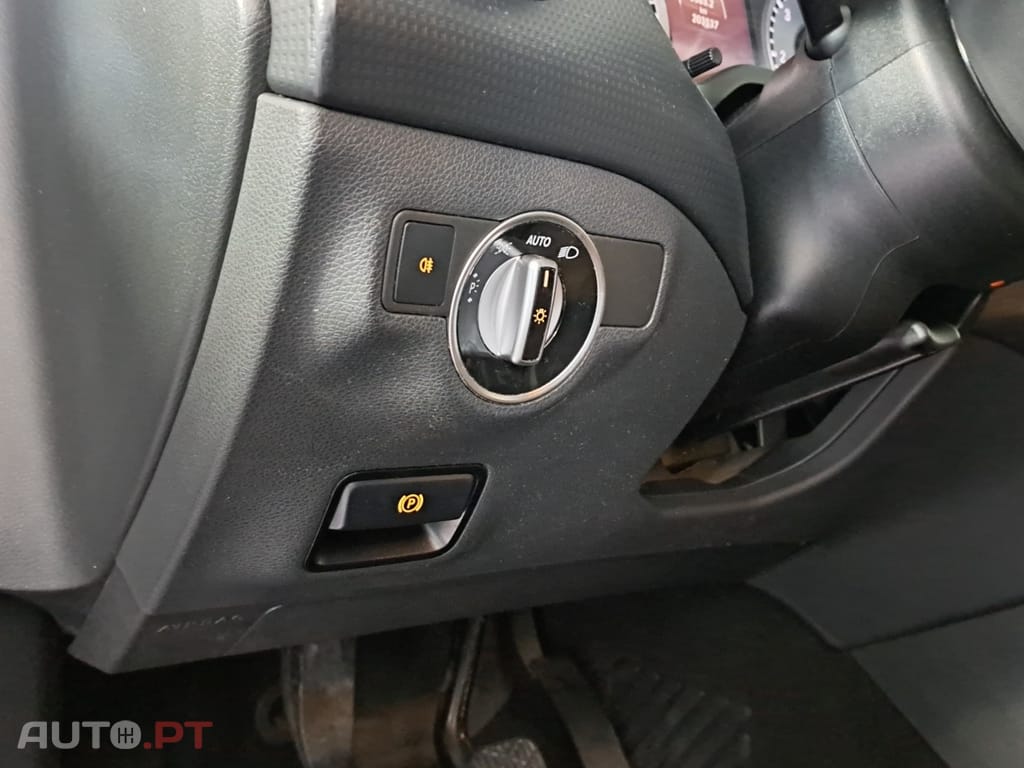 Mercedes-Benz A 180 d AMG Line