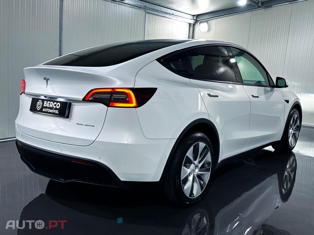 Tesla Model Y Long Range Dual Motor AWD