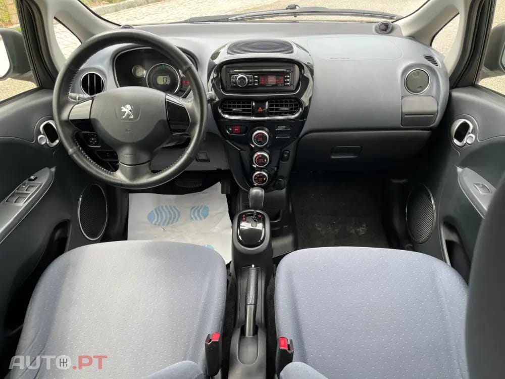 Peugeot iOn Active