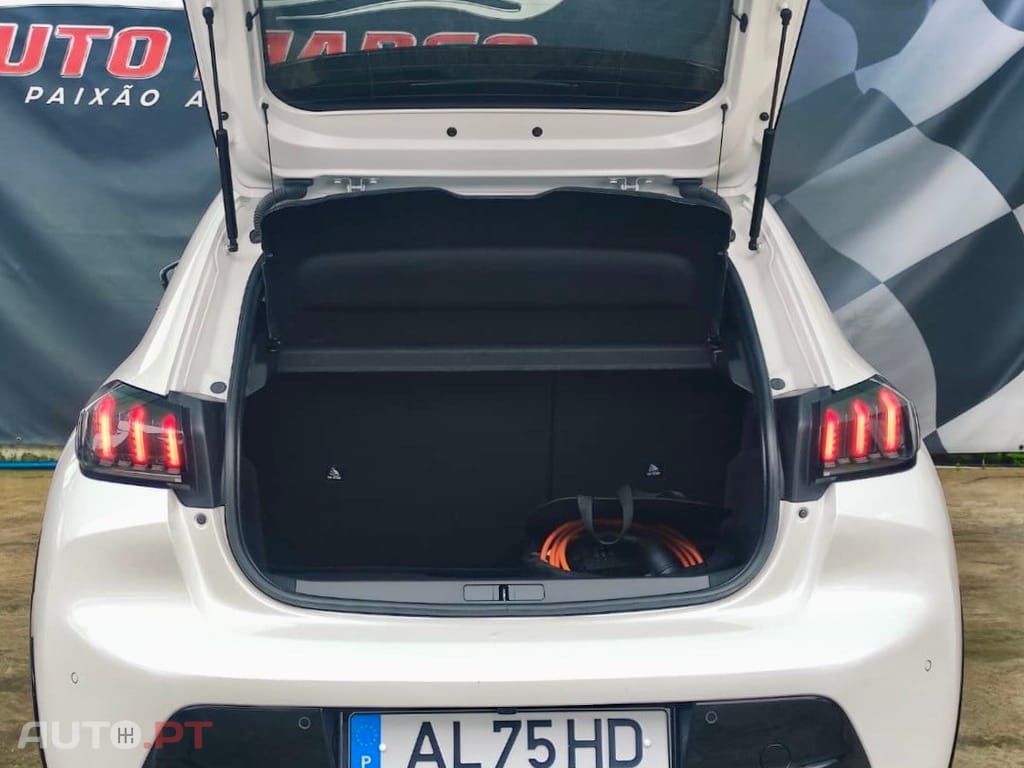 Peugeot E-208 50 kWh Allure