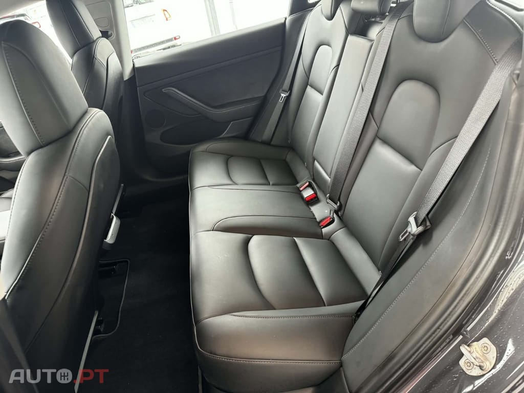 Tesla Model 3 Standard Range Plus RWD