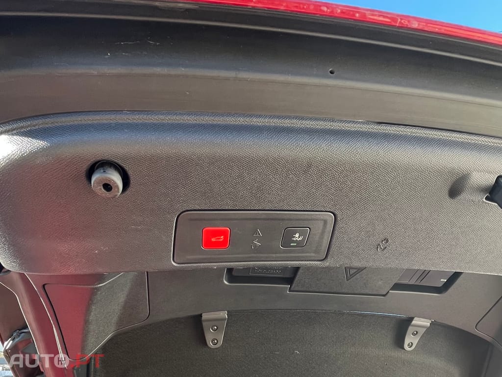 Peugeot 508 Puretech GT 1.6 225hp Versão First Edition?