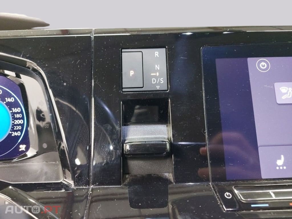 Volkswagen Multivan 1.4 eTSI Hybrid 7L