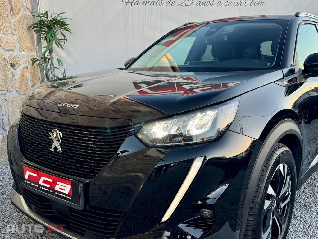 Peugeot E-2008 50 kWh Allure Pack - IVA Dedutivel !!!