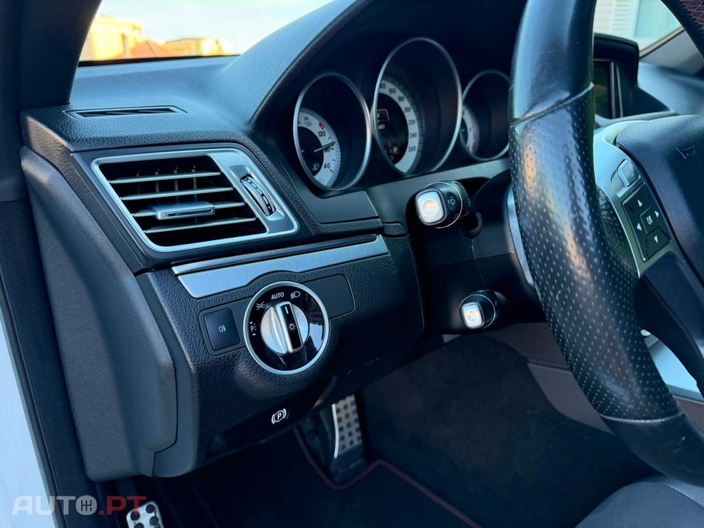 Mercedes-Benz E 220 BlueTEC Auto
