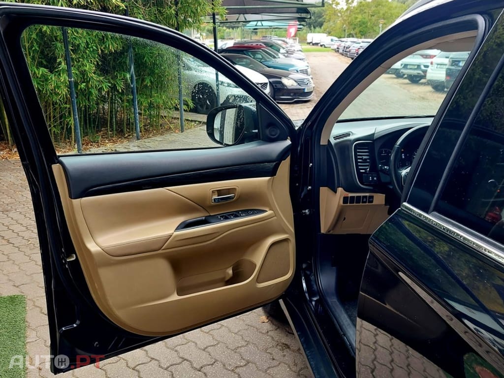 Mitsubishi Outlander 2.2 DI-D Instyle Navi