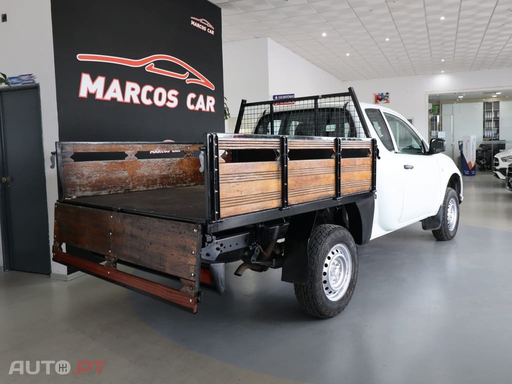 Mitsubishi L200 2.5 DI-D Club In.AC 3L 4WD