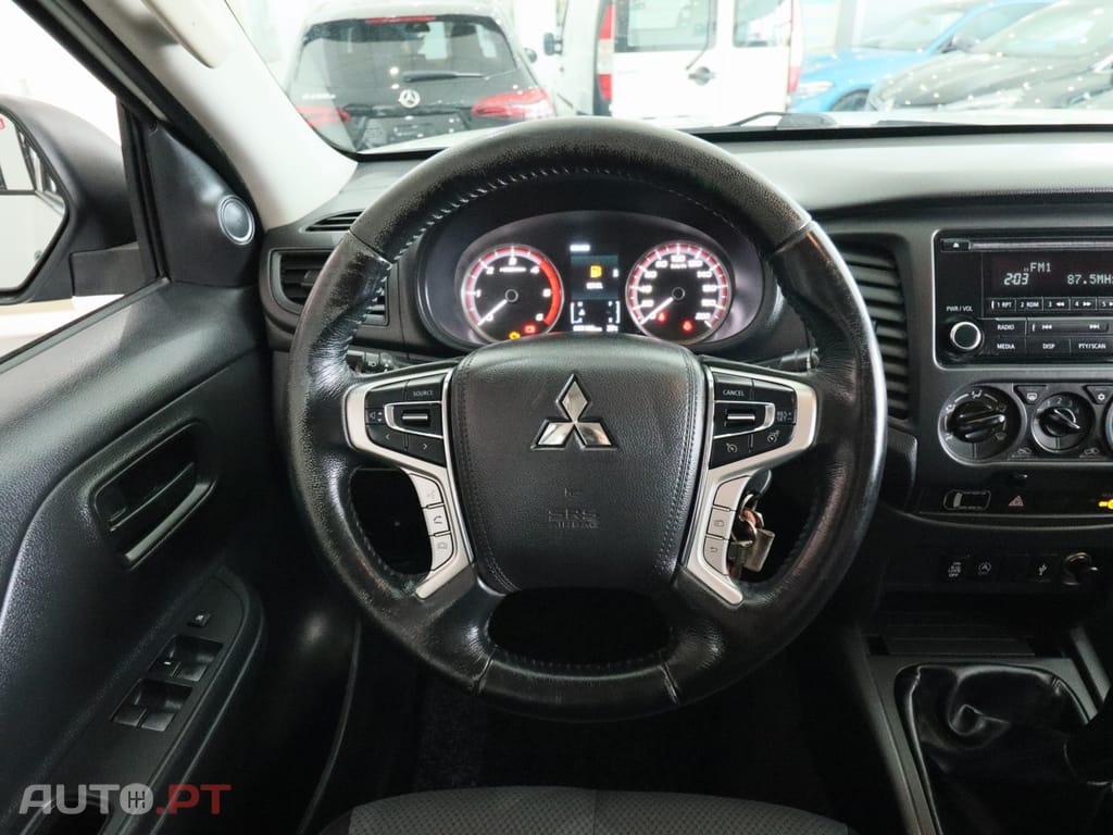 Mitsubishi L200 2.3 DI-D CD Invite 4WD