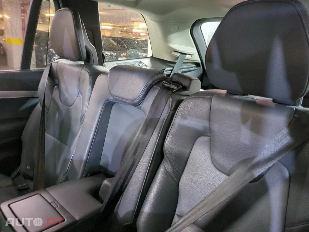 Volvo XC90 2.0 T8 PHEV Momentum Plus AWD
