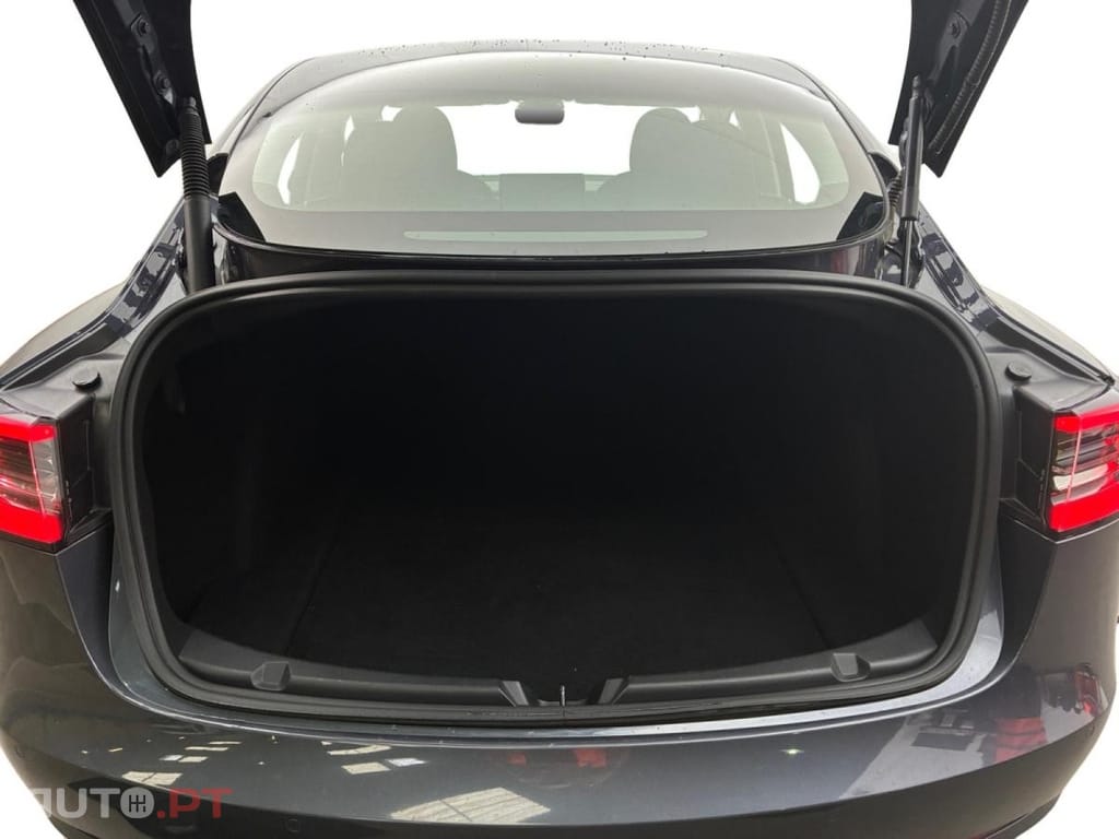 Tesla Model 3 Standard Range Plus RWD