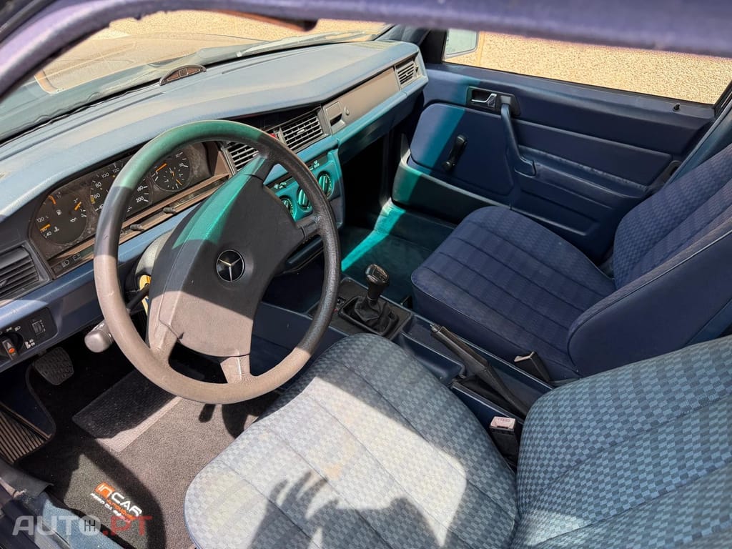 Mercedes-Benz 190 2.5