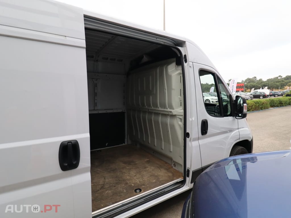 Peugeot Boxer 2.0 BlueHDi 330 L2H2 Premium