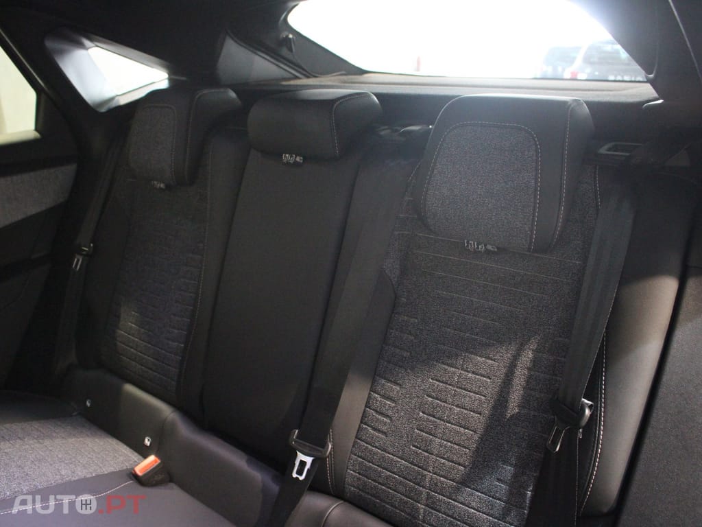 Peugeot 3008 1.2 Hybrid Allure e-DCS6