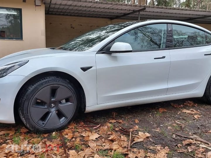 Tesla Model 3 Tração Traseira