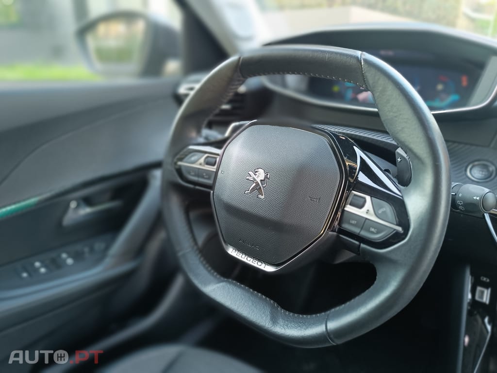 Peugeot 2008 1.2 PureTech Allure Pack EAT8