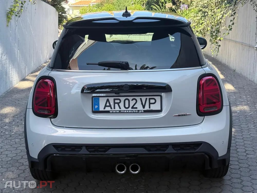 MINI Cooper John Cooper Works Auto Desportiva