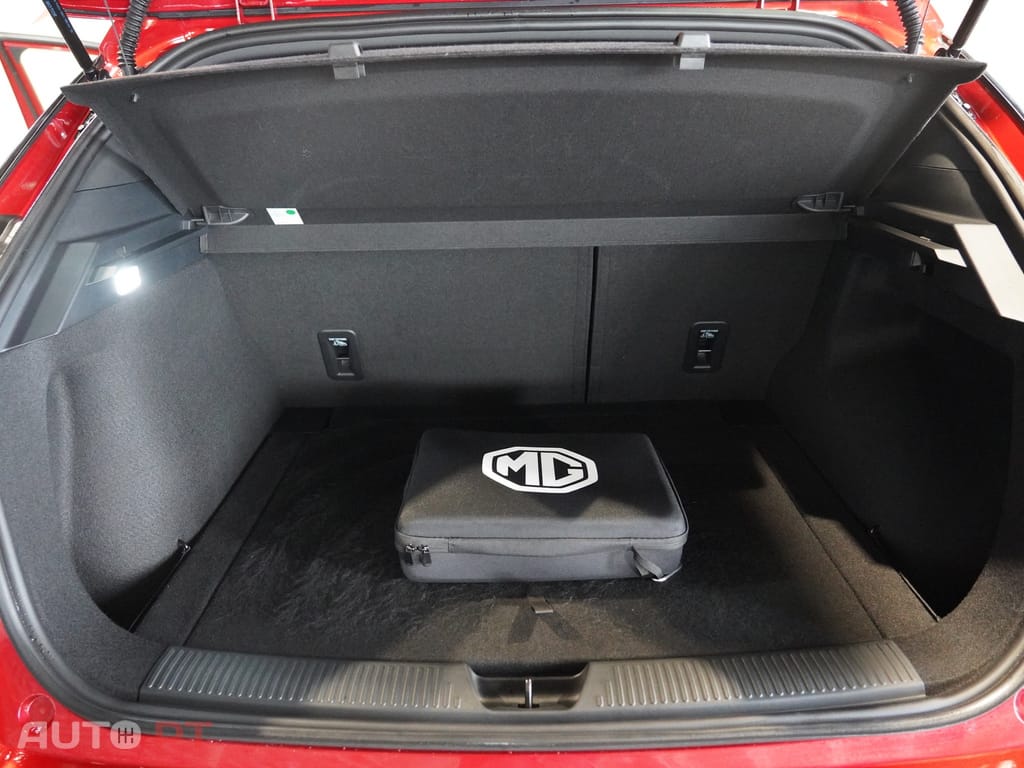 MG MG4 64 kWh Luxury